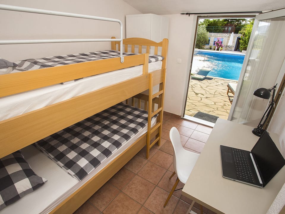 Bedroom nr.4 (main house)
