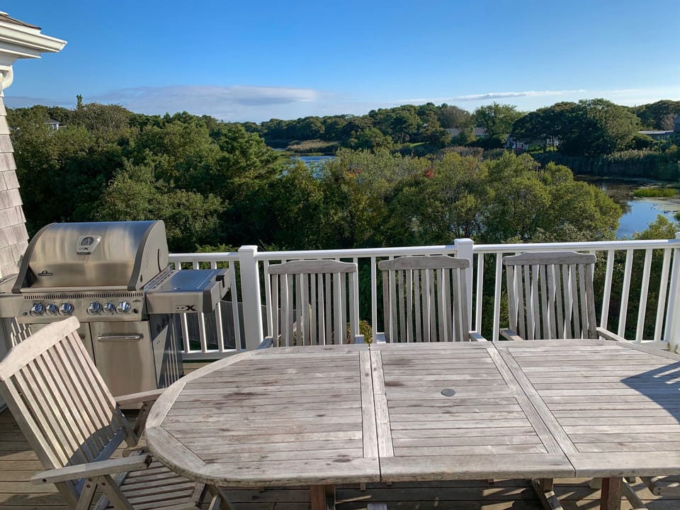2nd Fl Dining Deck, Napoleon Nat Gas Grill, Circo Pond & Hyannis Harbor Views