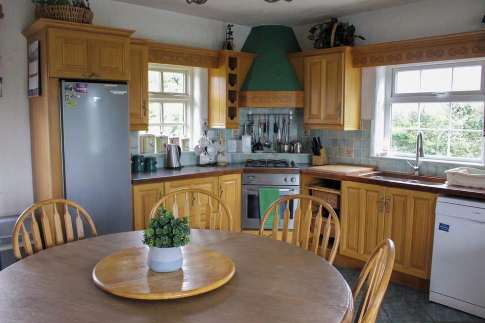 Large Country Kitchen