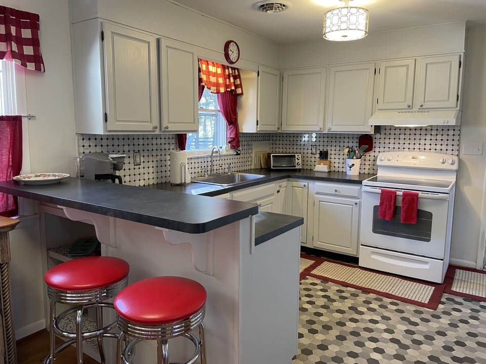 Fully equipped kitchen. 