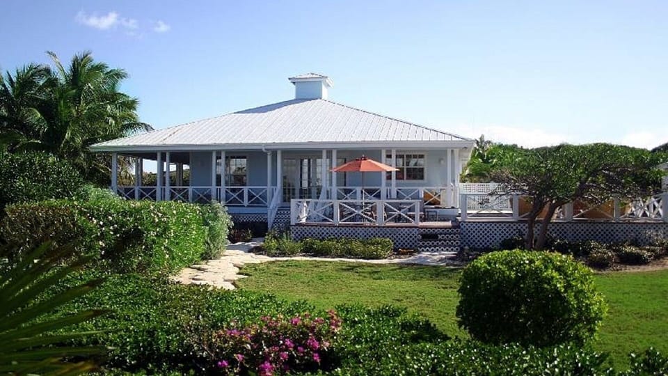 Entrance of house as you're coming in from the beach