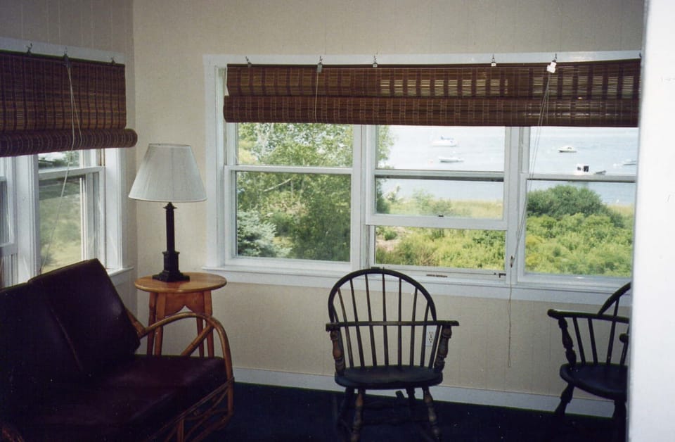 Smaller porch off living room

