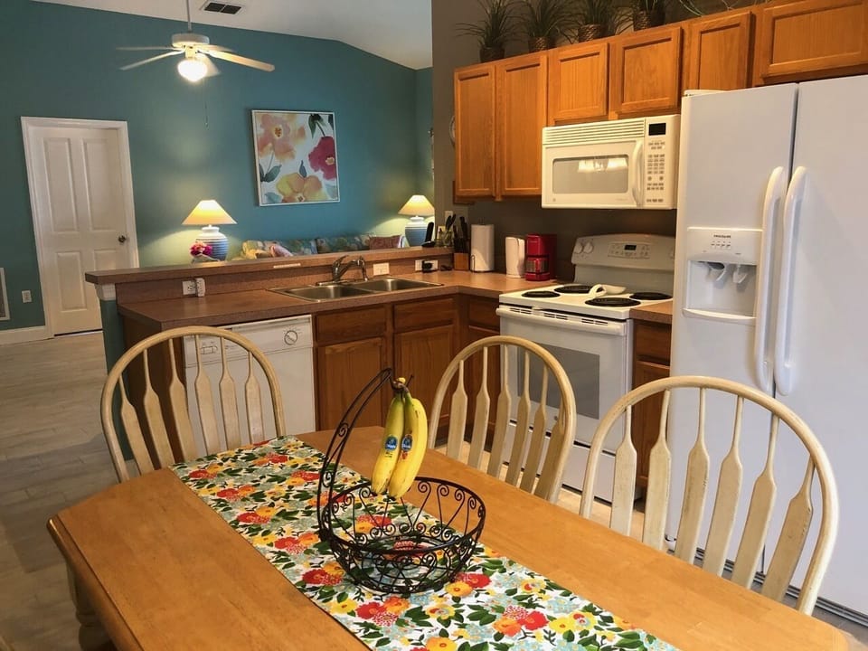 Fully equipped kitchen