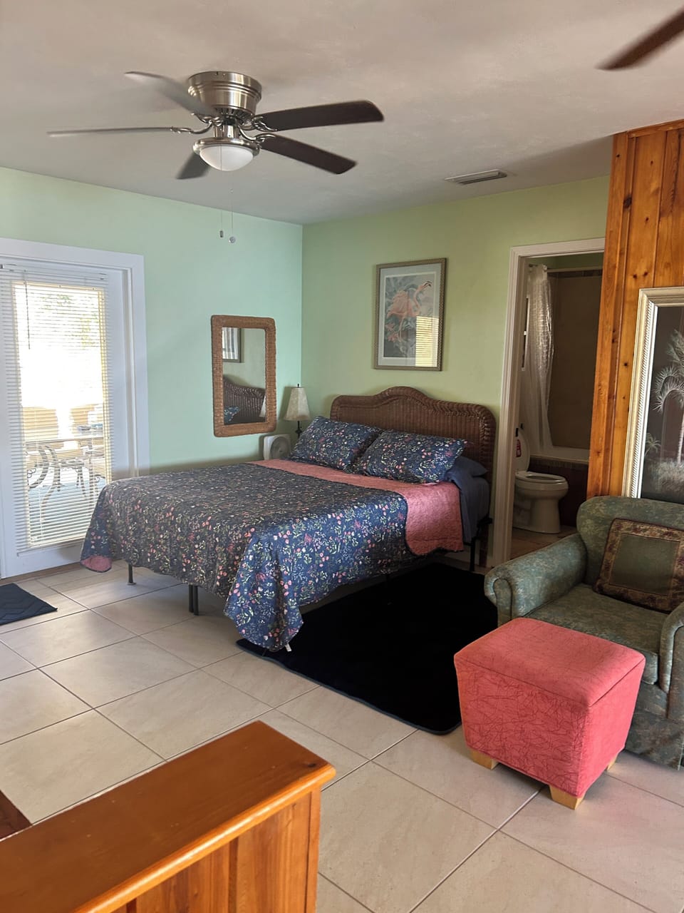 Sleeping area (queen), master suite, north end of home