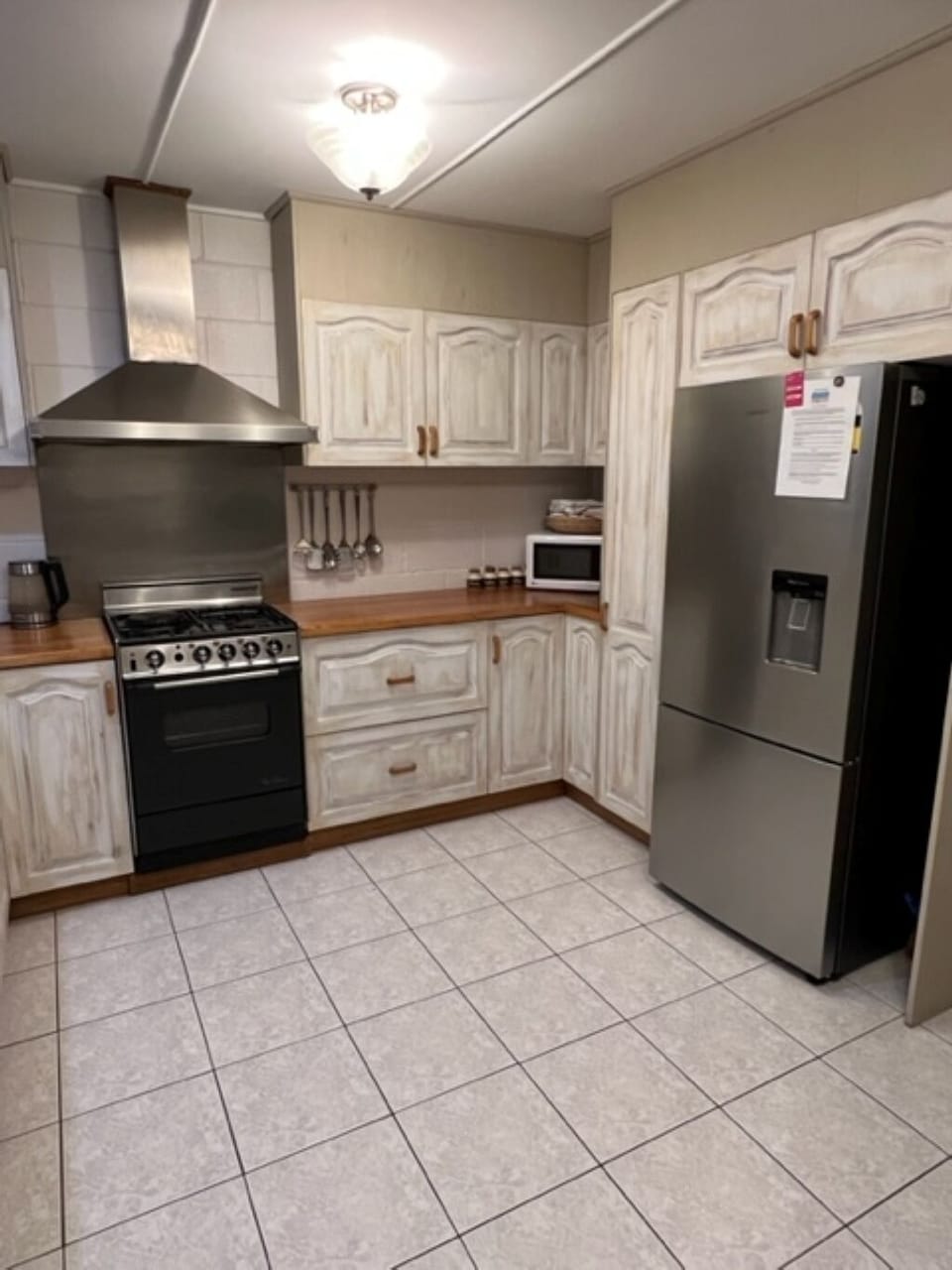Fully equipped kitchen