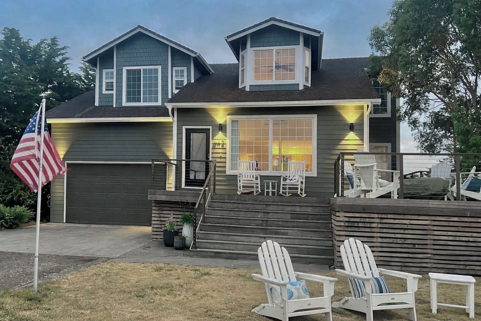 Front porch glow, welcome home at Hammond Hillton