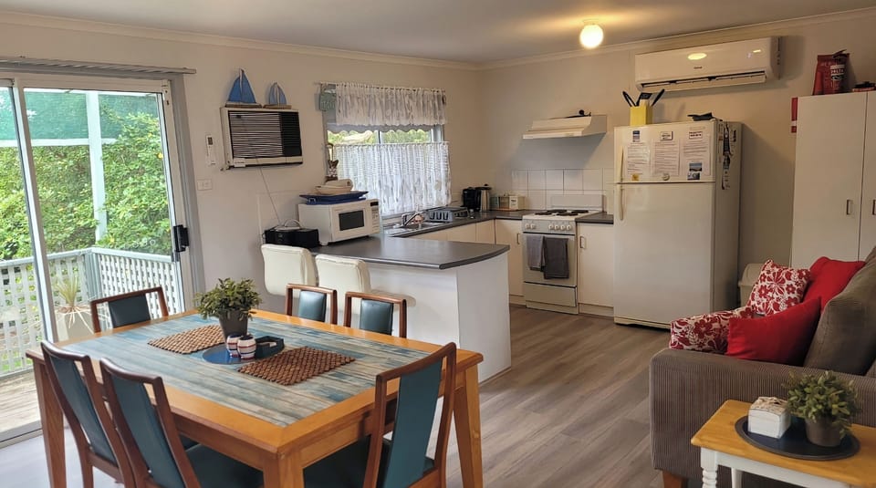 Open plan Dining & Kitchen