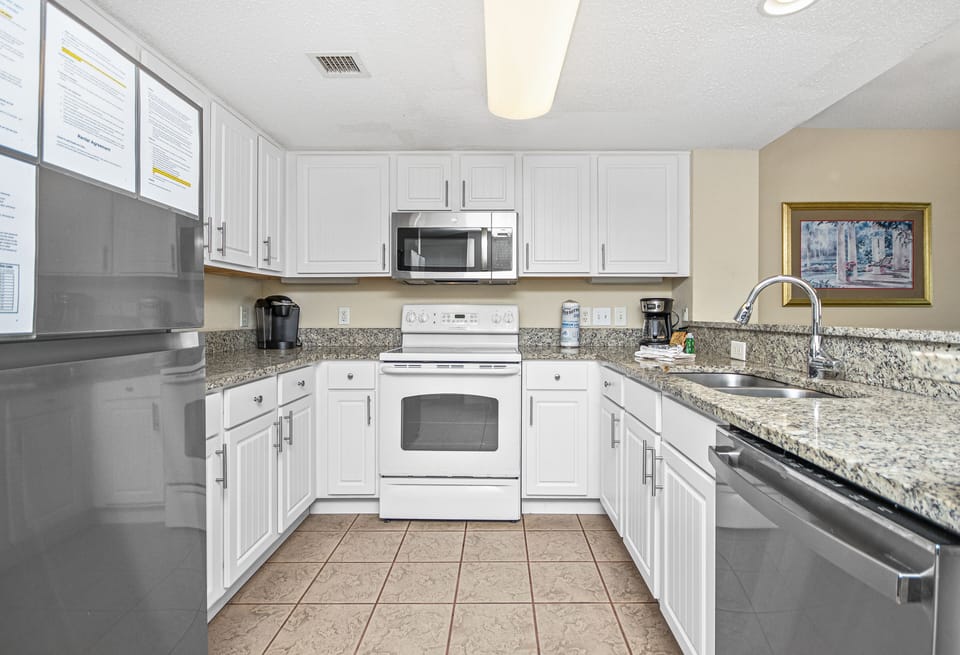 Fully-equipped kitchen
