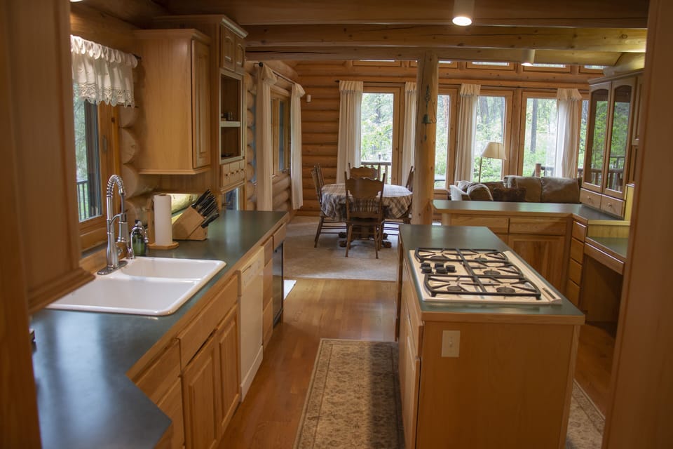 Kitchen, gas stove