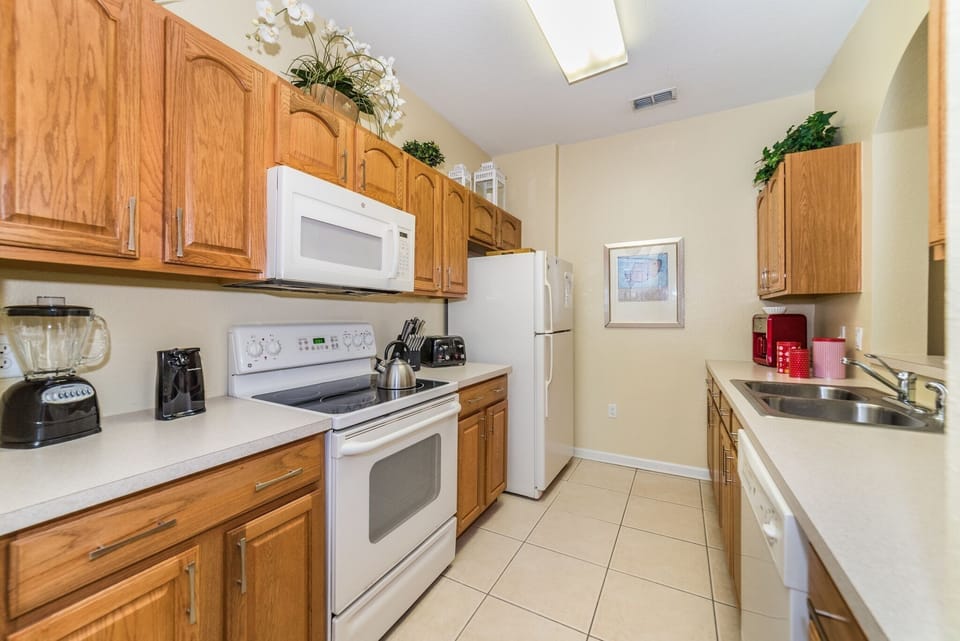 Fully equipped kitchen with premium appliances