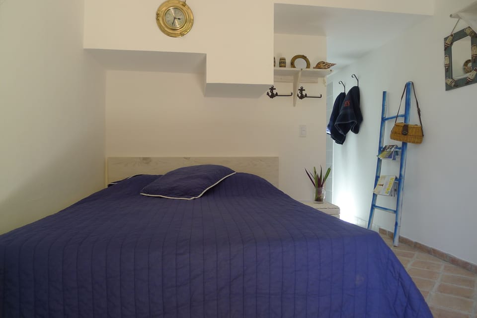 4th bedroom/full bath. Attached to main house with private exterior access