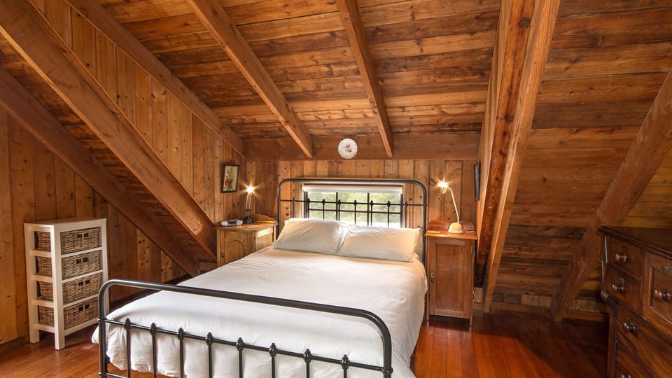 queen bed