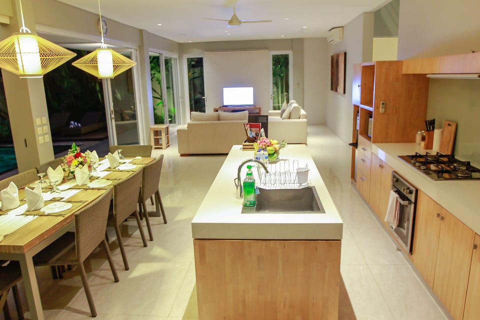 4 BR Modern Pool Villa in Canggu, Staff