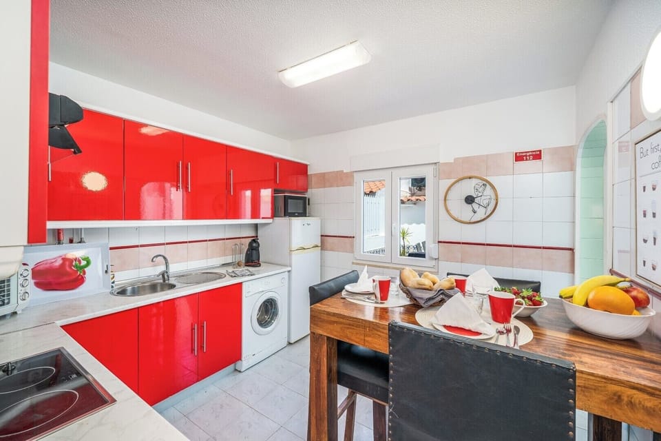 kitchen with breakfast area