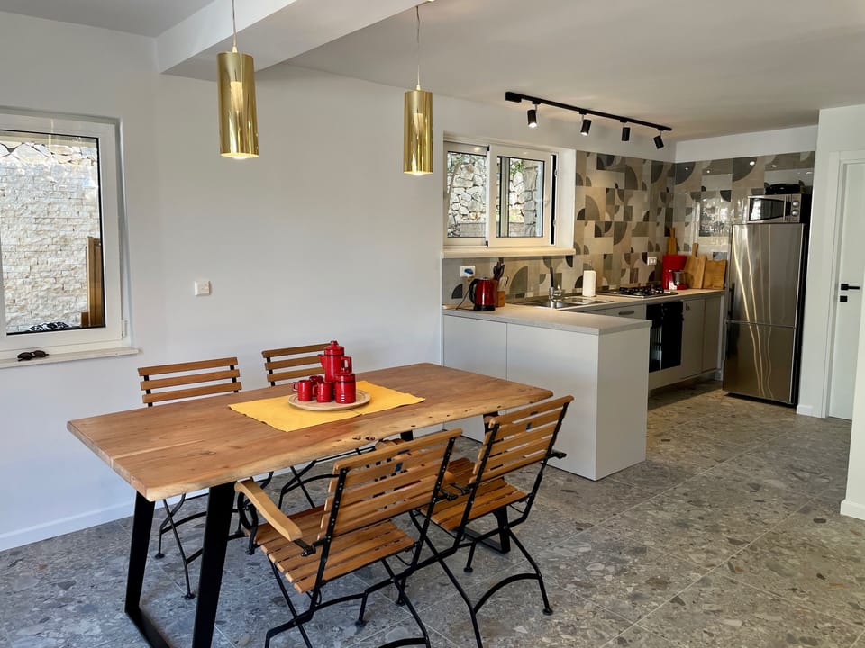 Dining with kitchen 