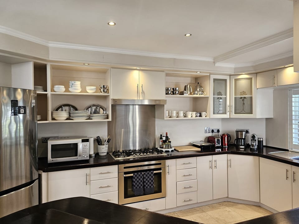 Full equipped kitchen
