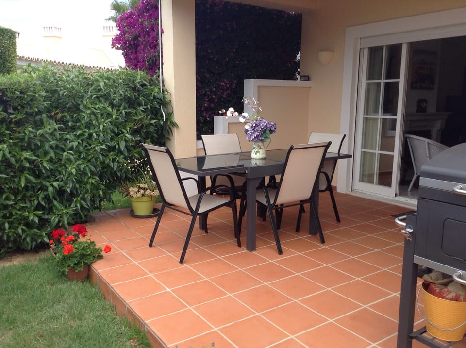Patio with bbq 