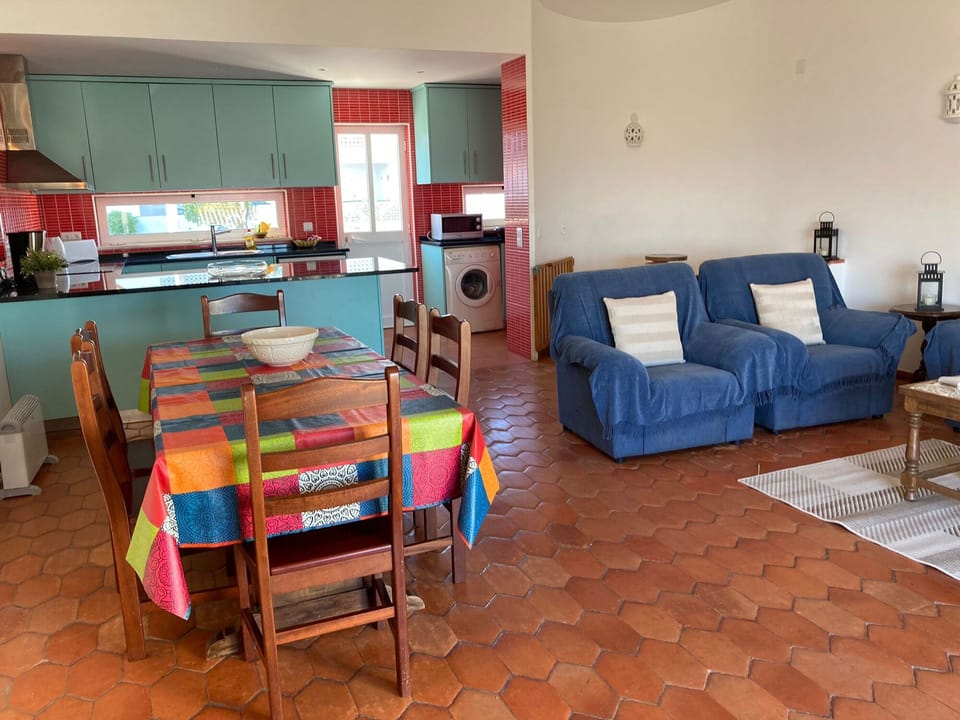 Lounge, Dining Table with kitchen beyond