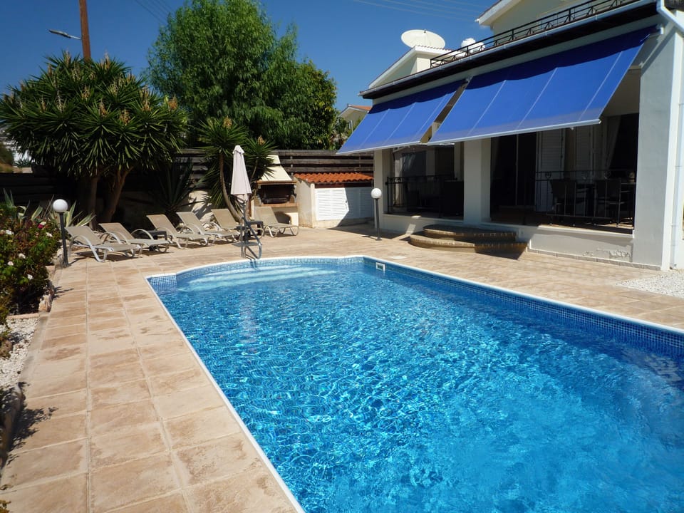 Six sun loungers.