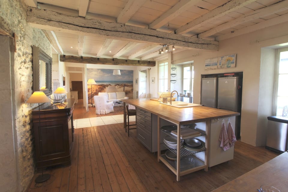 The "New Kitchen" and salon, close to...
