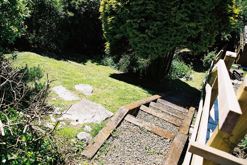 steps down into garden