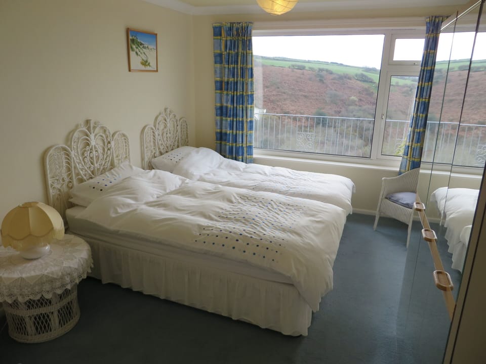 twin bedroom