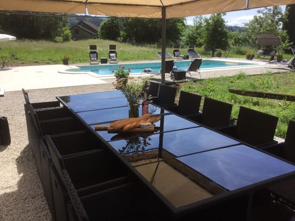 Gazebo - Outside Eating Area & Shade