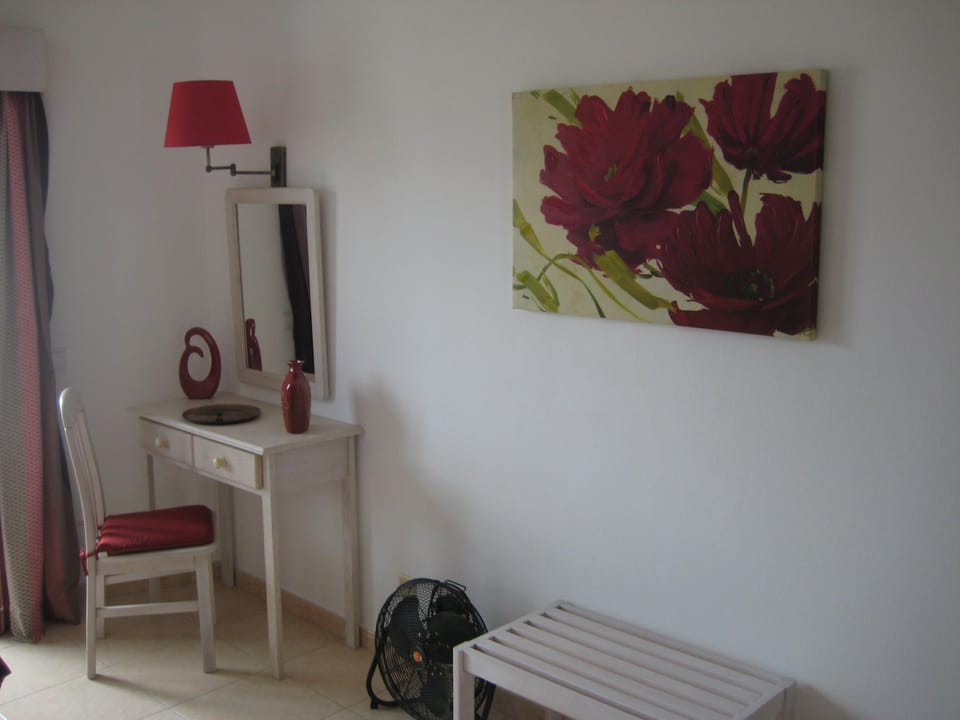 Dressing table in spacious bedroom