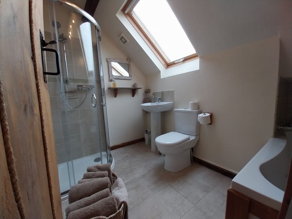 Cowslip Bathroom