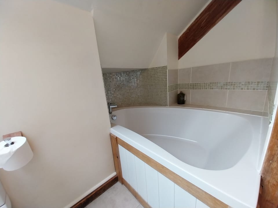 Cowslip Corner Bath