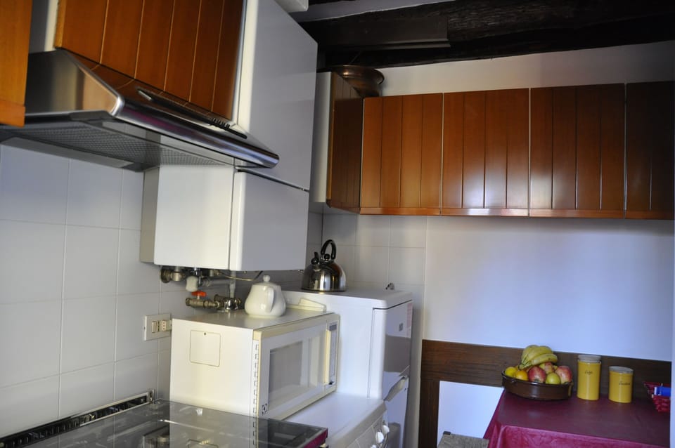 Cooking room
