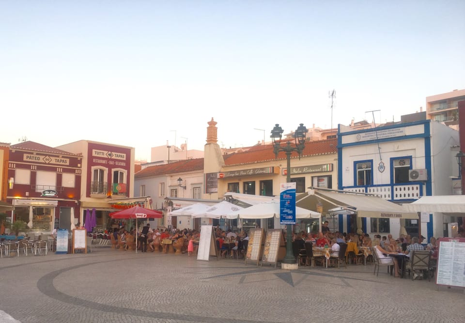 Ferragudo square 