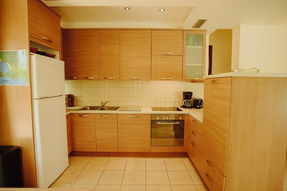 fully equipped kitchen