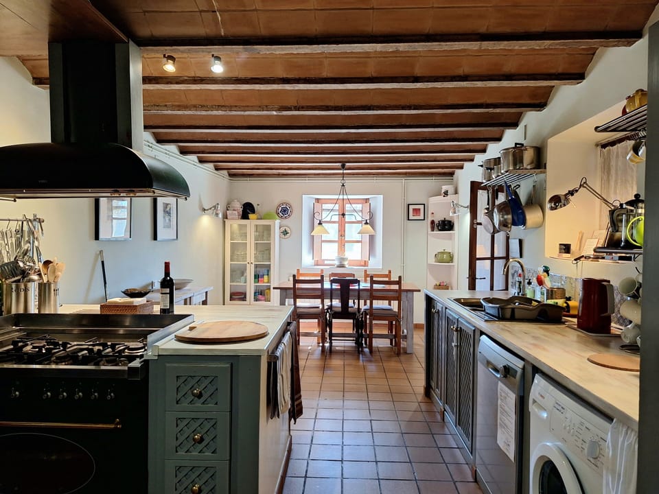 Kitchen looking towards front window.