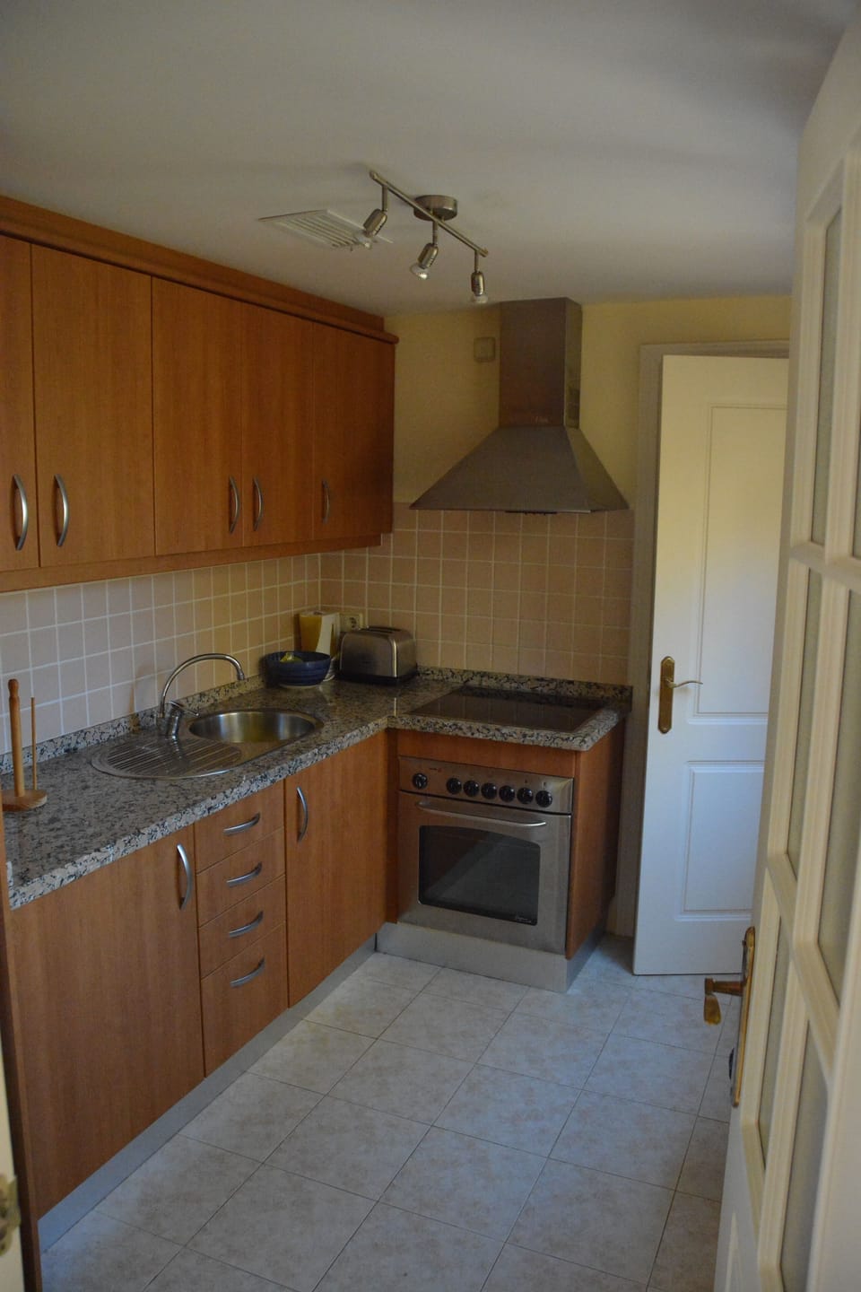 Equipped kitchen 
