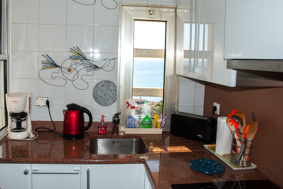 kitchen with a  view
cuisine avec vue