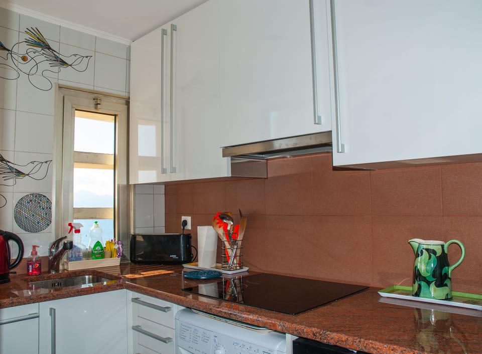 independant kitchen
cuisinetoute equippee