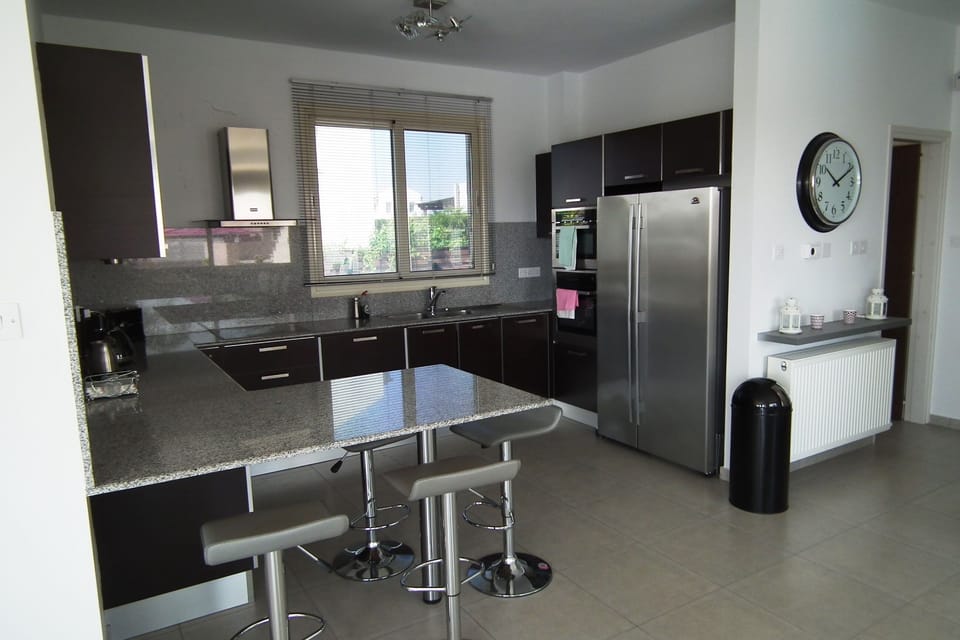 Fully equipped modern kitchen
