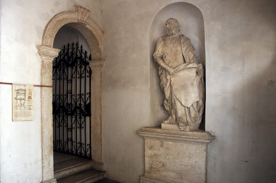Entrance with Andrea Palladio - Faccioli 1760