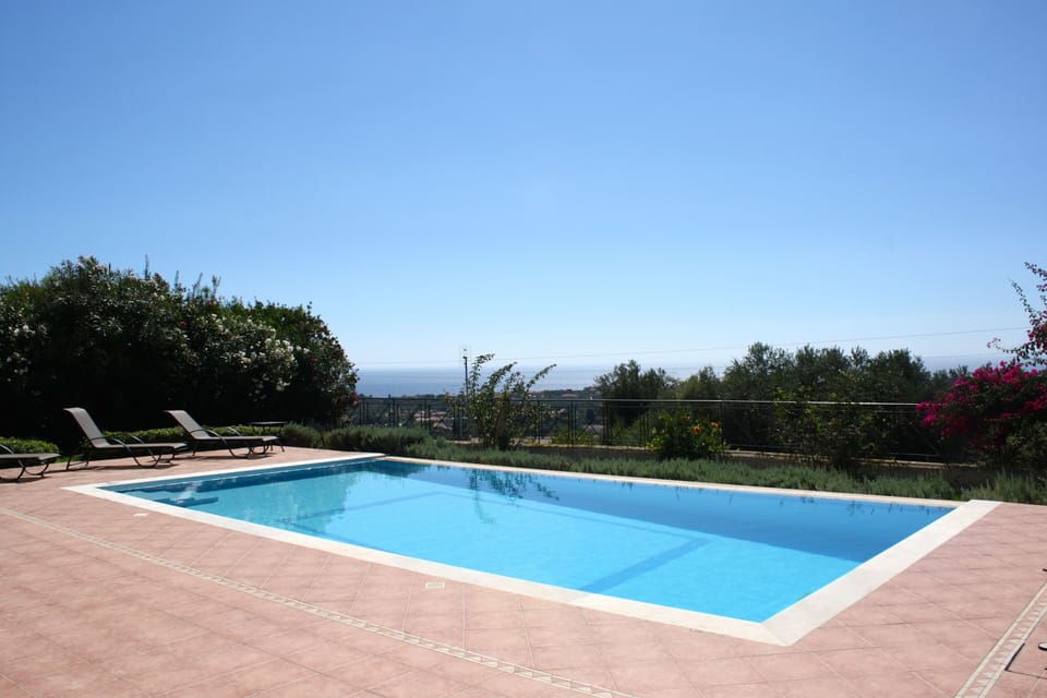 Infinity pool