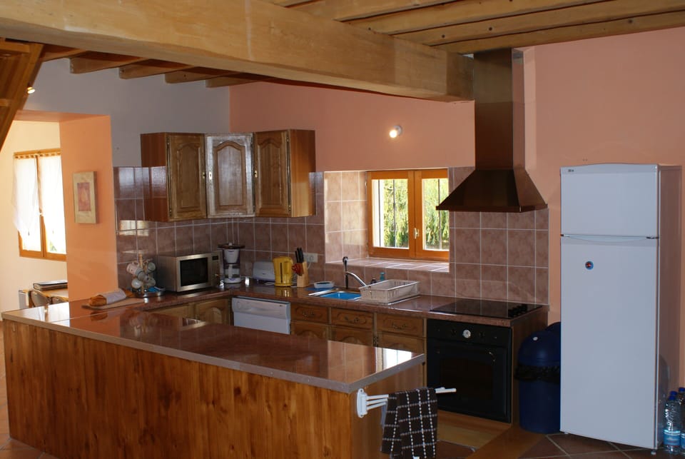 Fully equipped kitchen