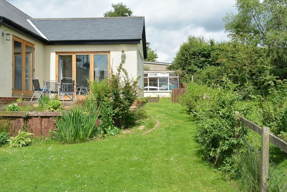 The Fully Enclosed Garden