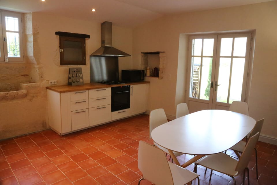 Family kitchen/dining room