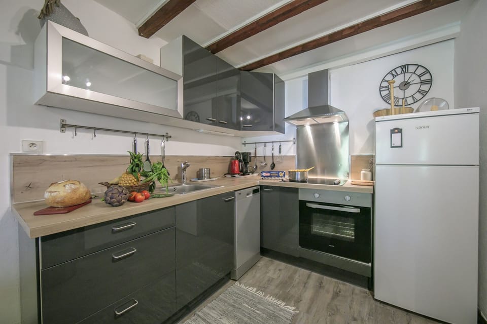 Modern Kitchen, fully fitted