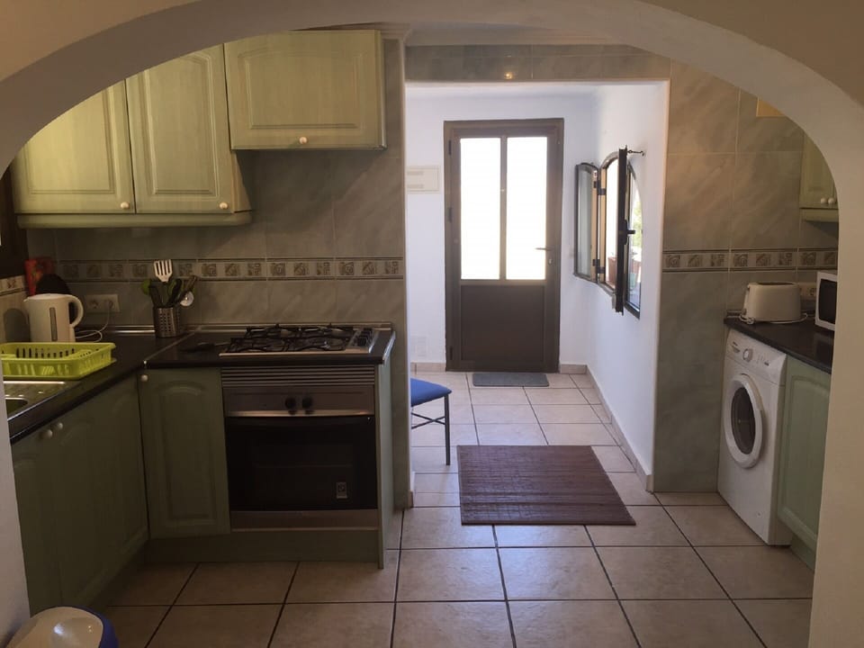 bright open plan apartment for 2