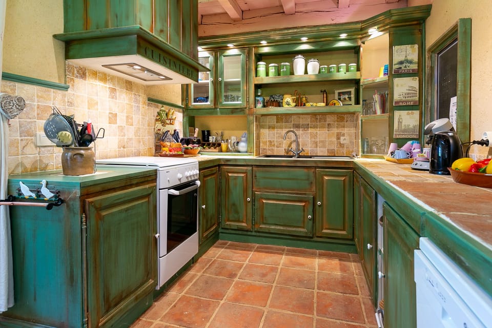 Kitchen Maison Les Rosiers 