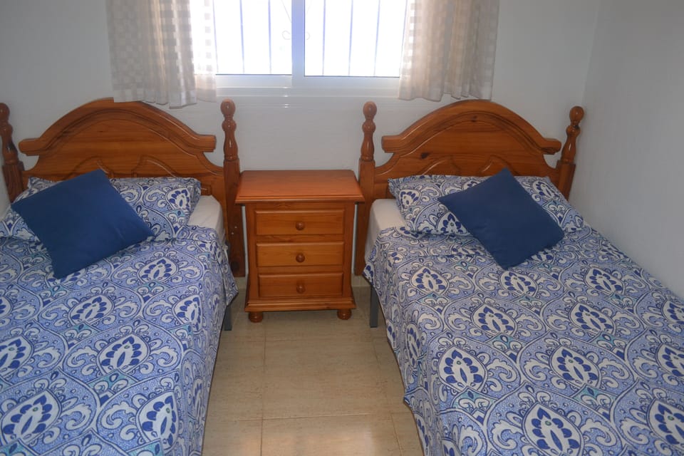 Twin bedroom 