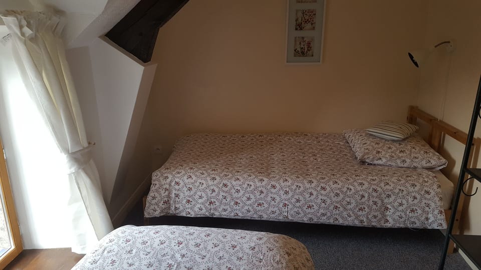 twin bedroom