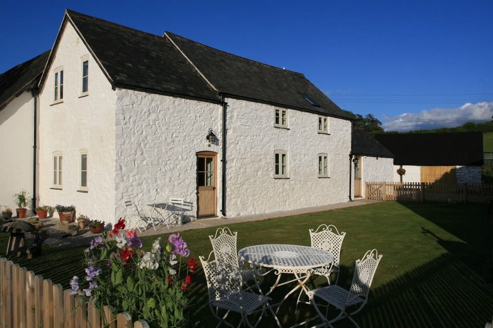 Cottage rear with fenced garden