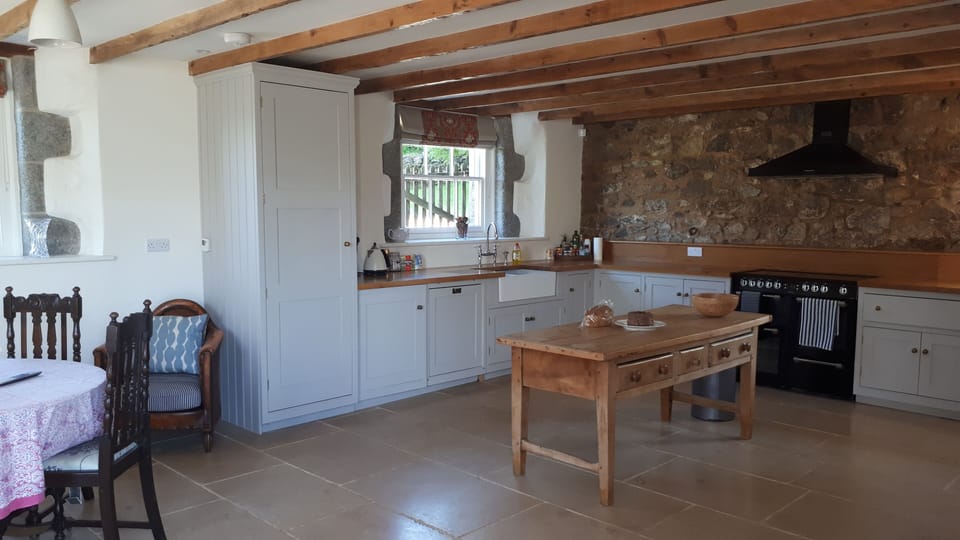 Hand made shaker kitchen 